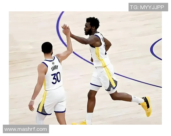 勇士与国王激战回放精彩瞬间分析及赛后点评