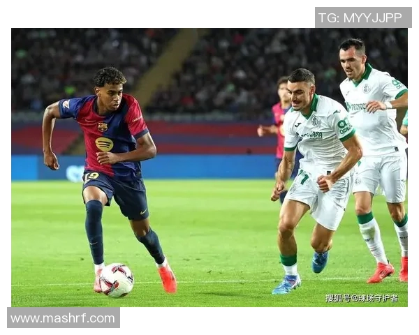 拜仁慕尼黑与瓦伦西亚决赛激战回顾精彩瞬间与战术分析