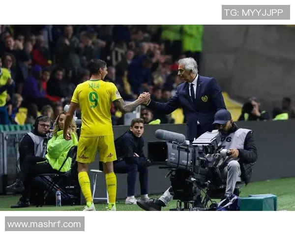 锡昂与马赛对决分析球队状态战术特点及历史交锋记录探讨