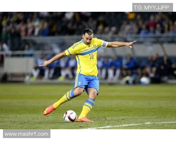 伊布41岁替补进球刷新欧冠最老纪录传奇再续辉煌